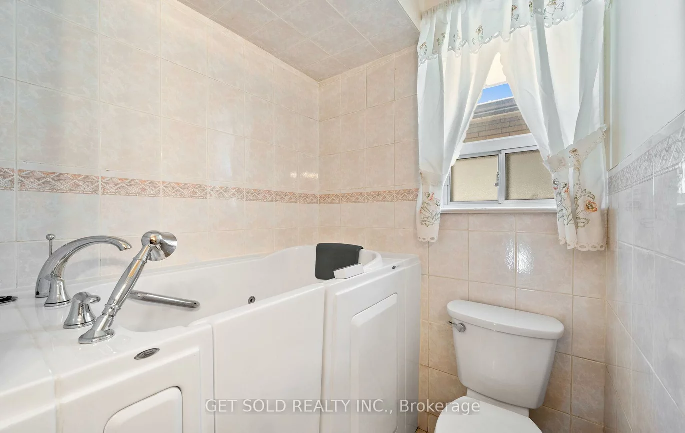 43, Grovetree, Thistletown-Beaumonde Heights, Toronto