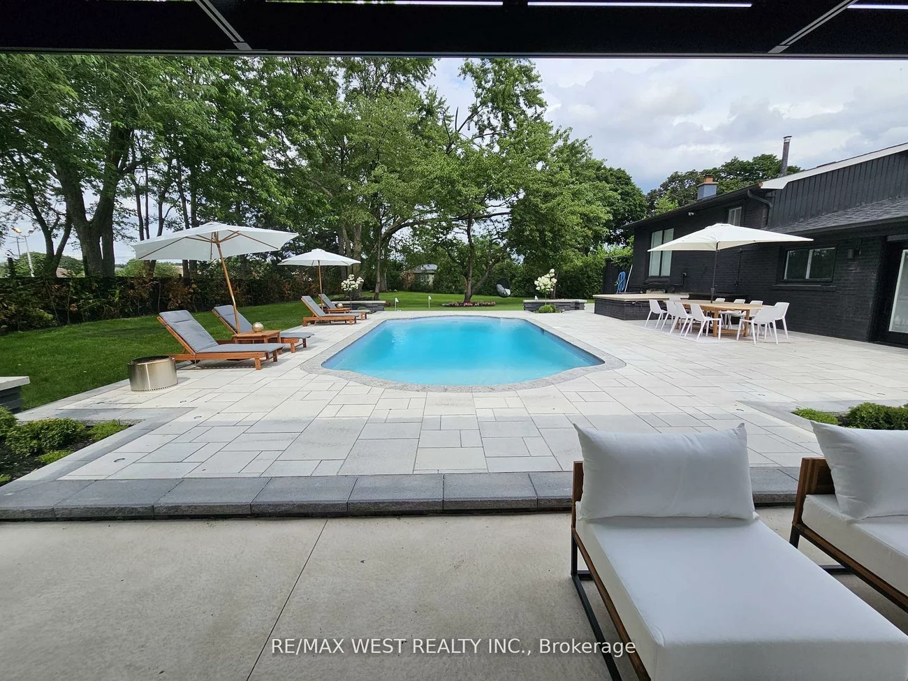 9, Delrosa, Mount Olive-Silverstone-Jamestown, Toronto