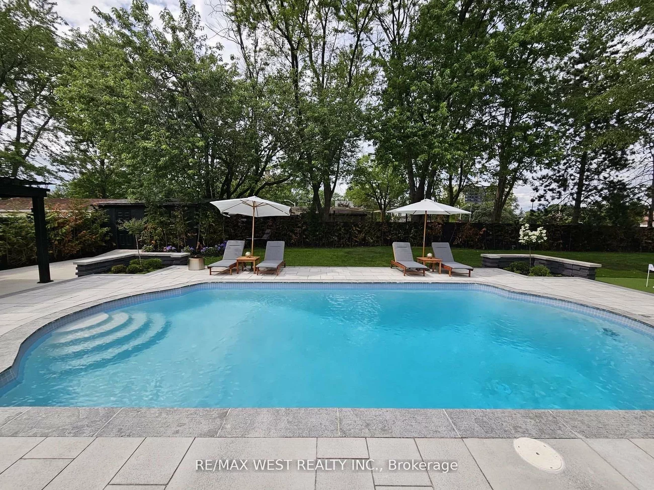 9, Delrosa, Mount Olive-Silverstone-Jamestown, Toronto