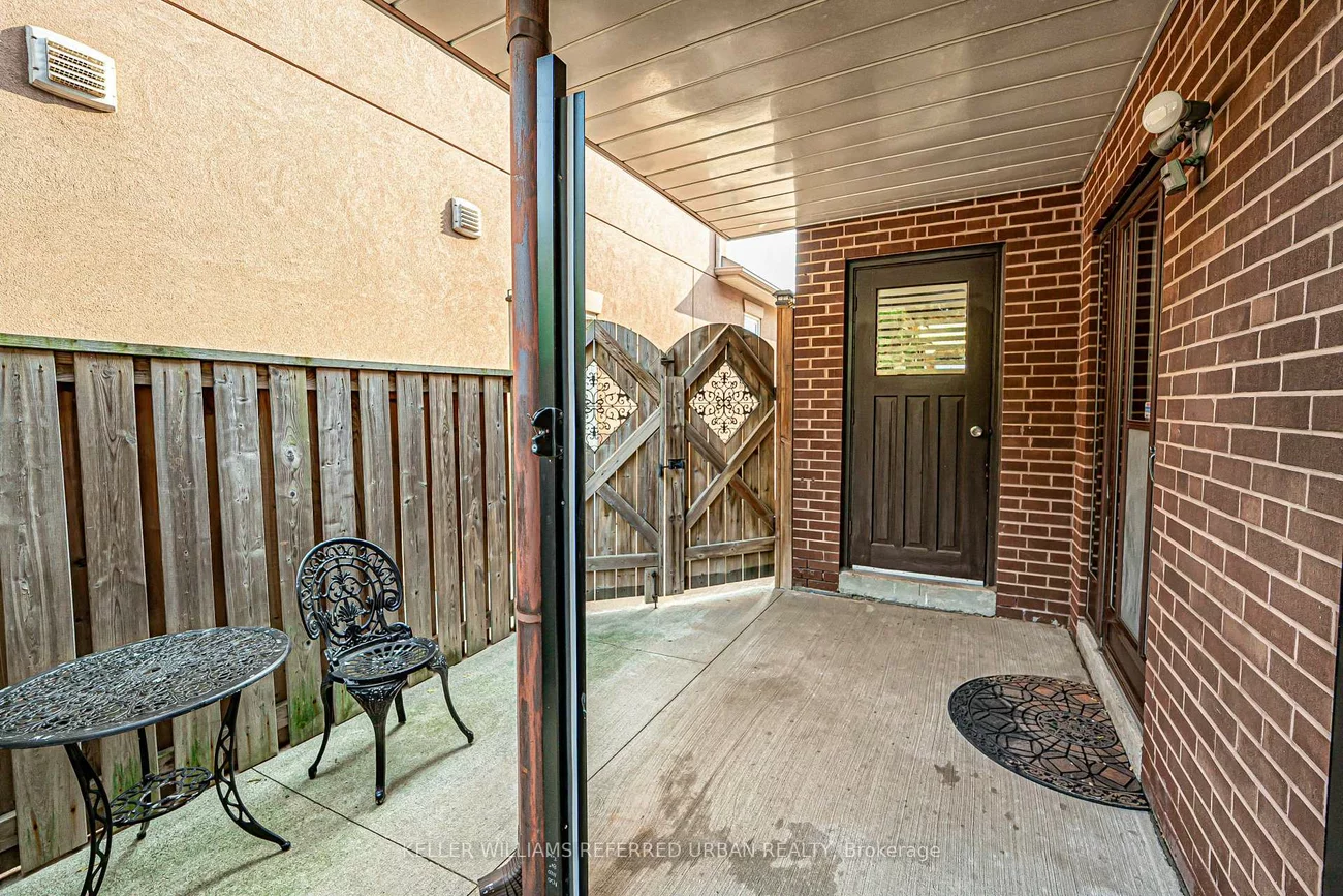 55, Chiswick, Brookhaven-Amesbury, Toronto