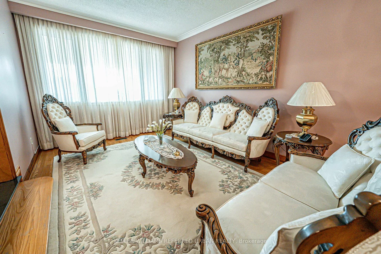 55, Chiswick, Brookhaven-Amesbury, Toronto