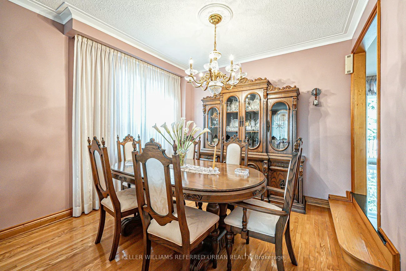 55, Chiswick, Brookhaven-Amesbury, Toronto