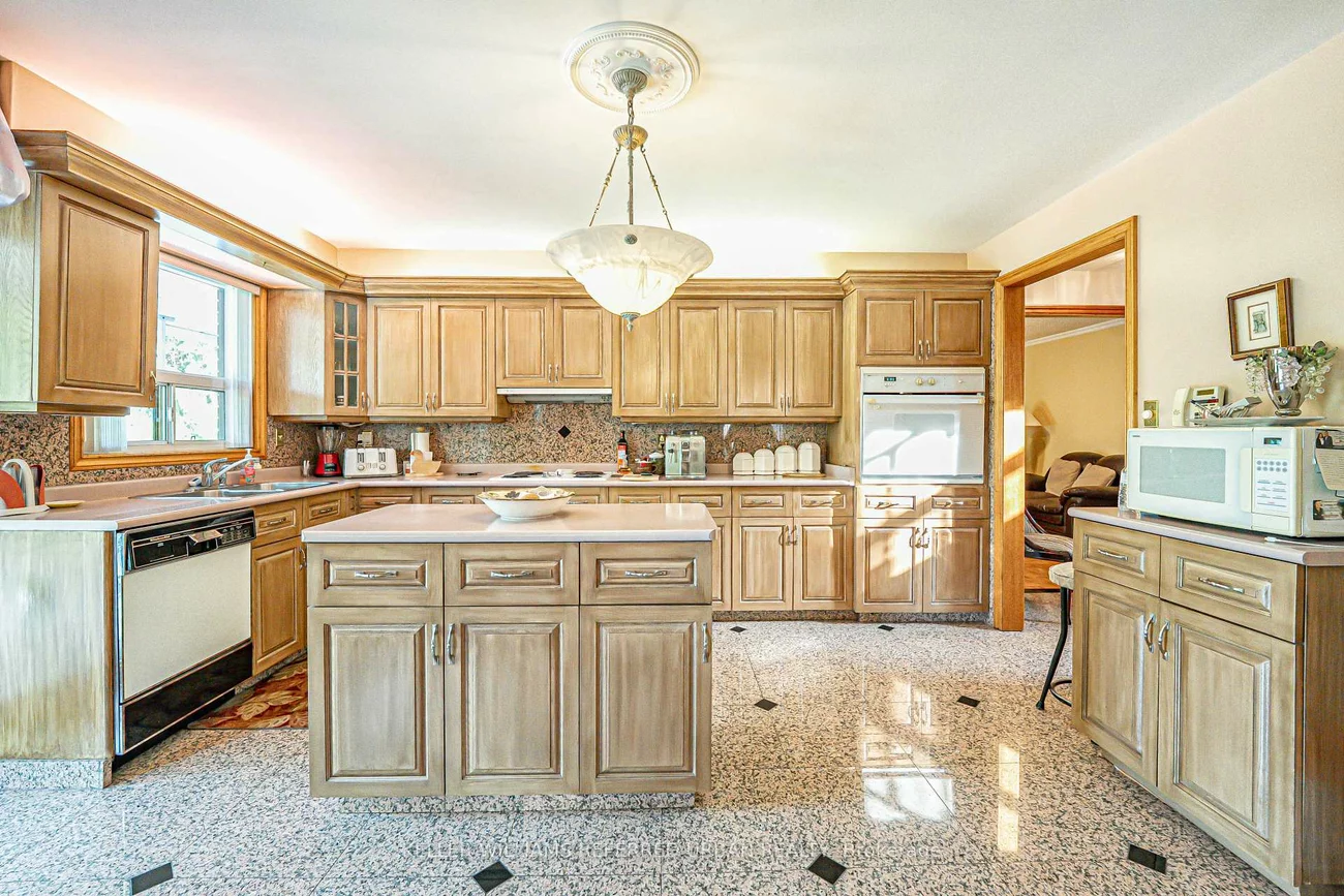 55, Chiswick, Brookhaven-Amesbury, Toronto