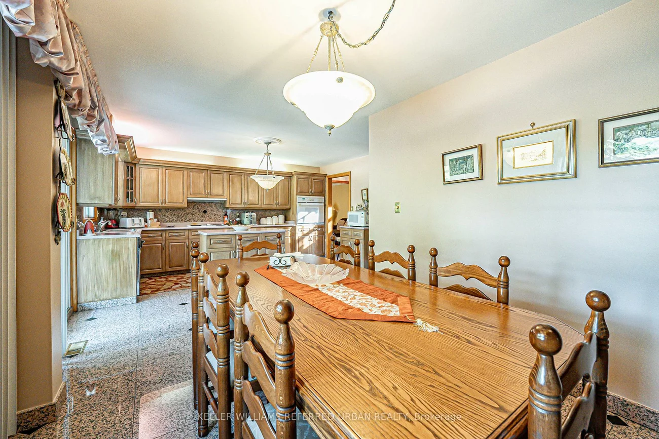 55, Chiswick, Brookhaven-Amesbury, Toronto