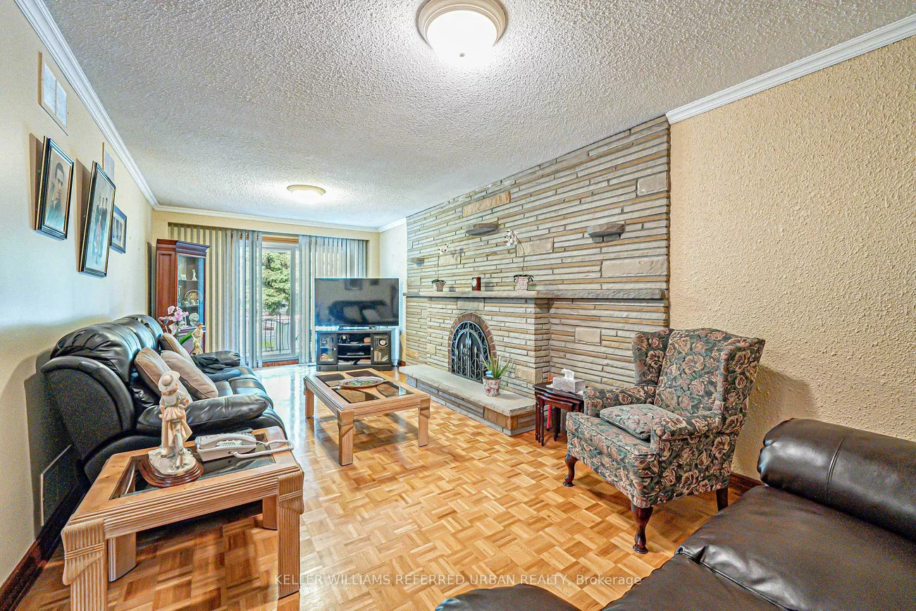 55, Chiswick, Brookhaven-Amesbury, Toronto
