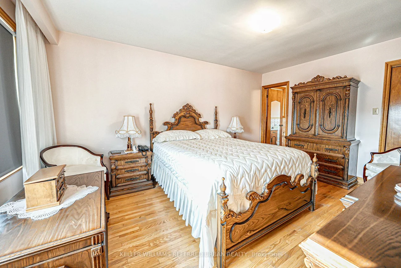 55, Chiswick, Brookhaven-Amesbury, Toronto