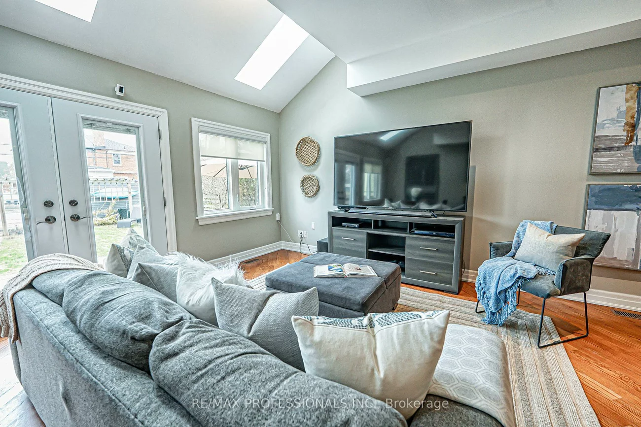116, Lake Shore, New Toronto, Toronto