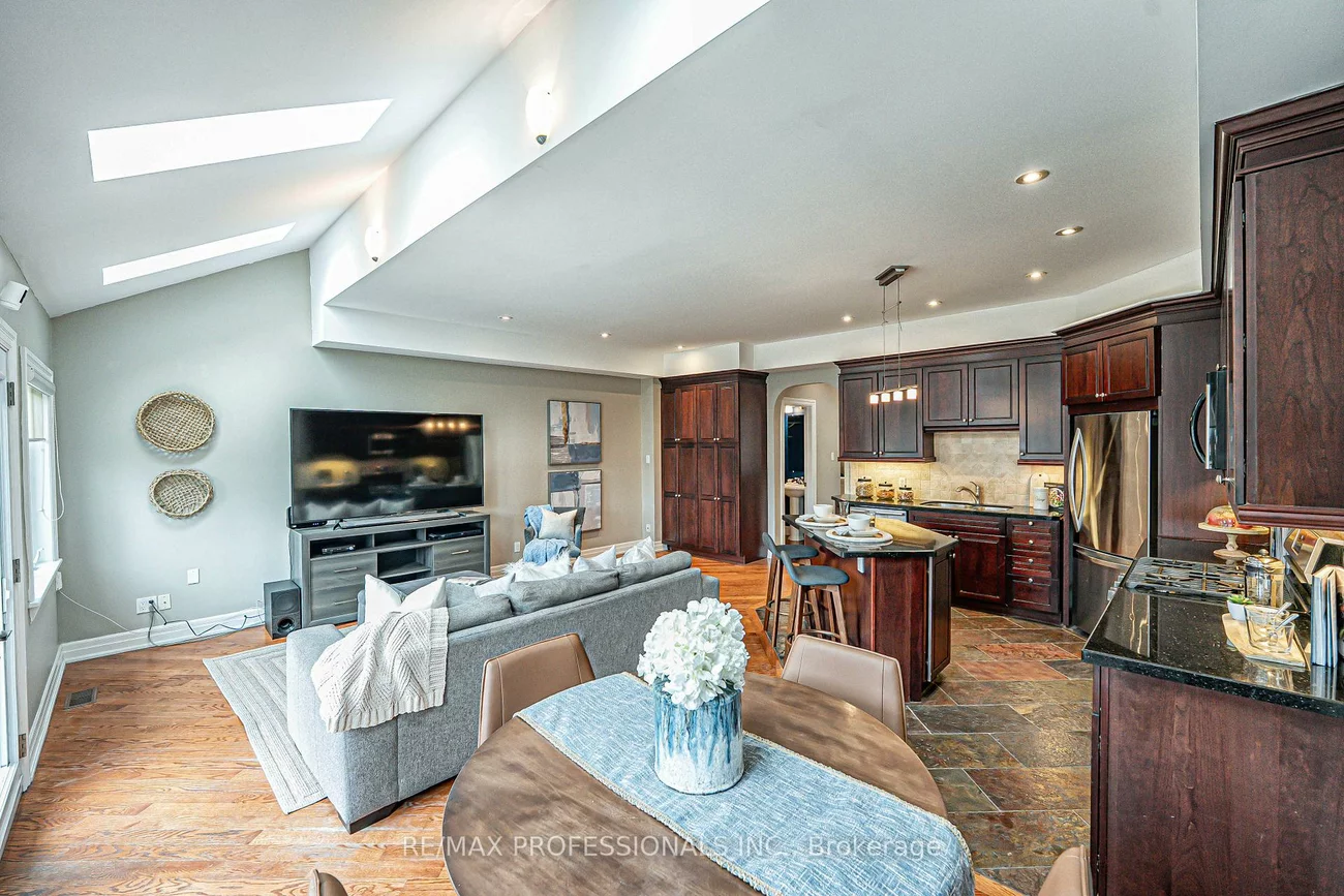 116, Lake Shore, New Toronto, Toronto