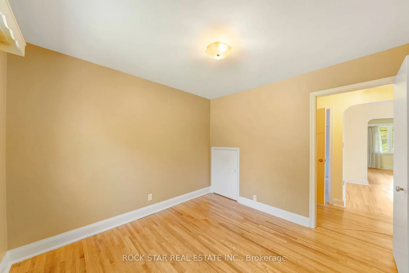 20, Westleigh, Alderwood, Toronto