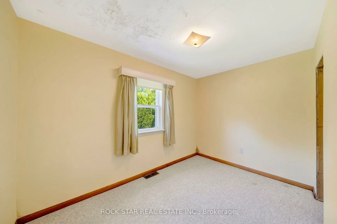 20, Westleigh, Alderwood, Toronto