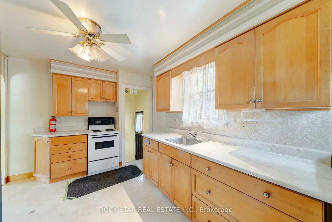 20, Westleigh, Alderwood, Toronto