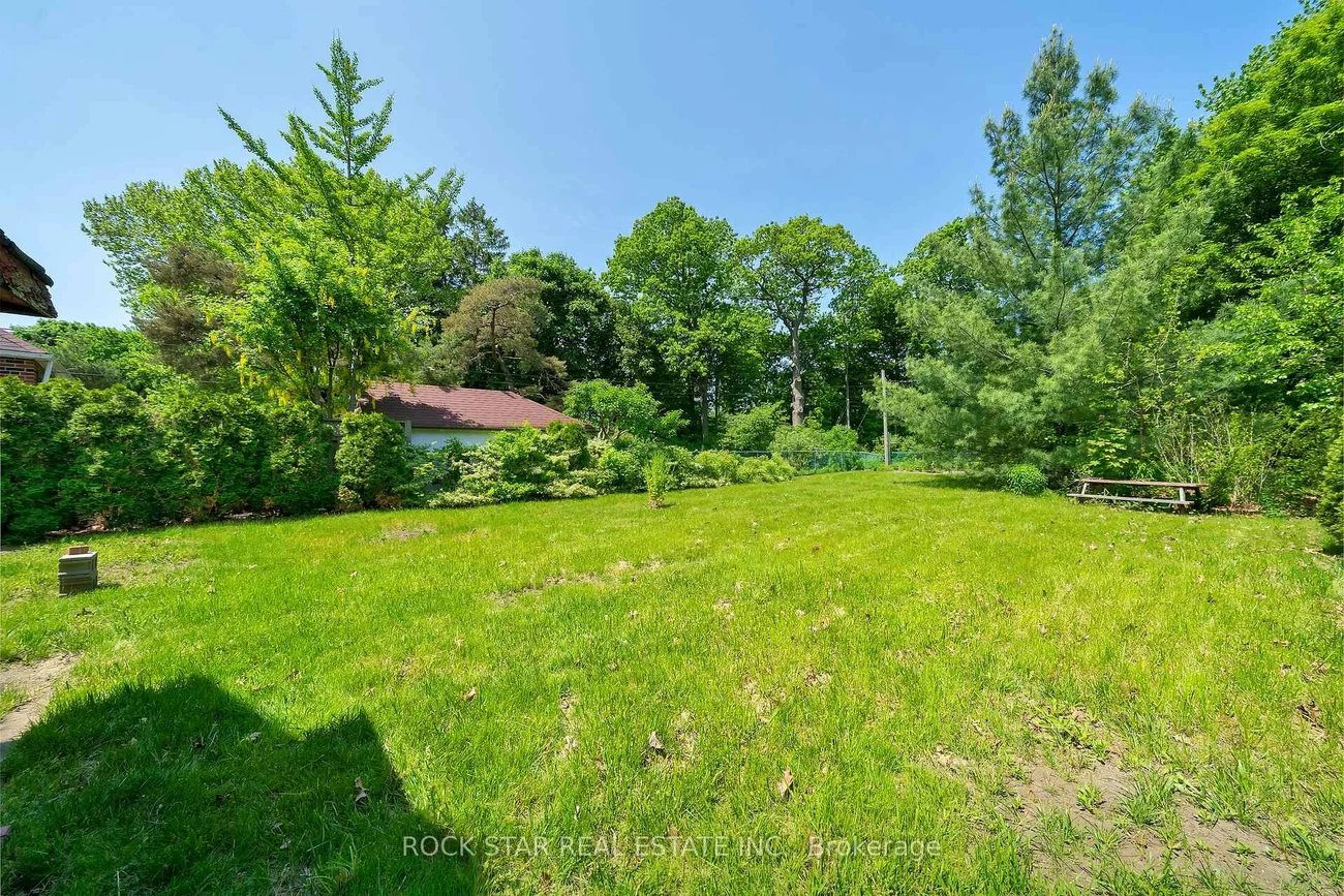 20, Westleigh, Alderwood, Toronto