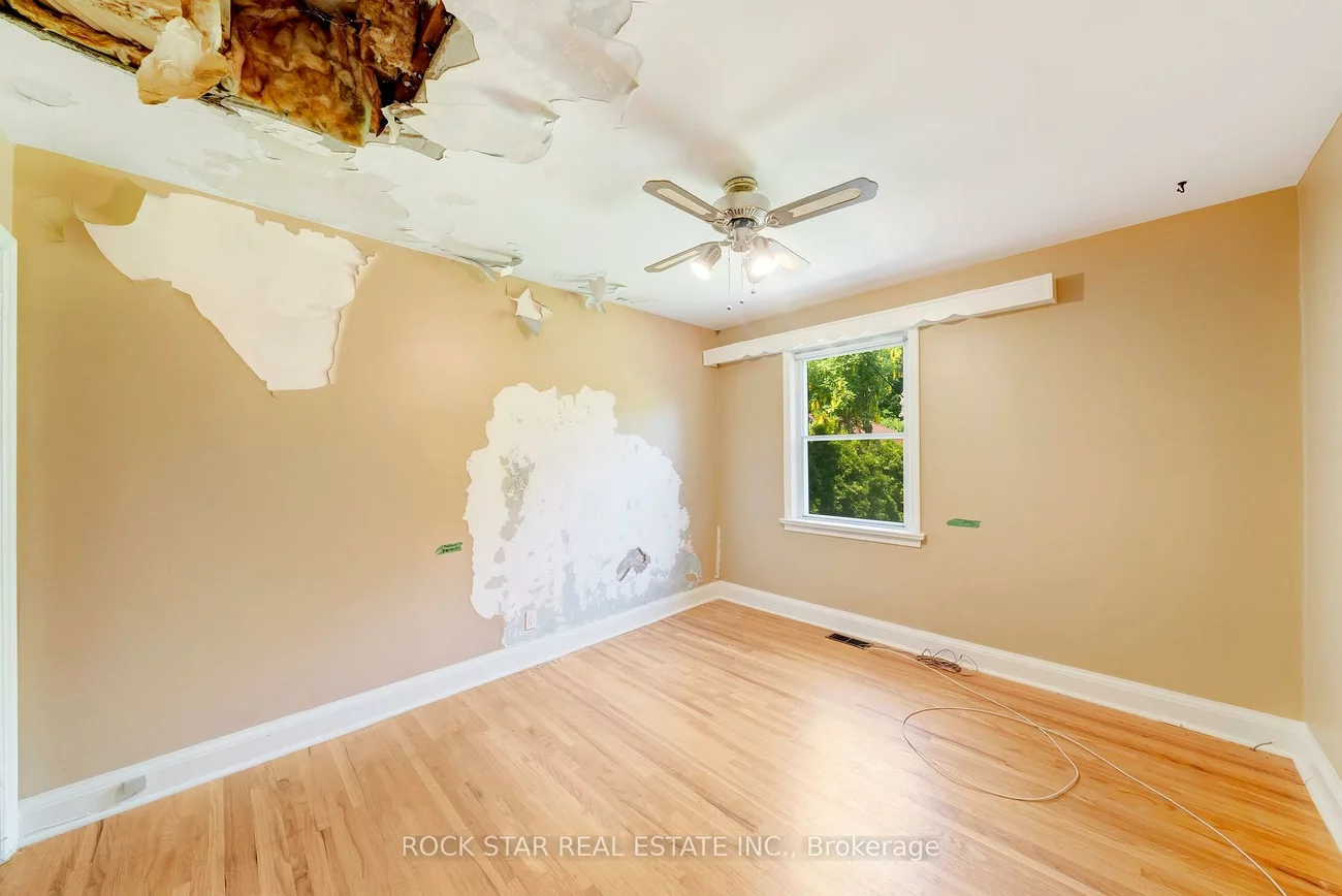 20, Westleigh, Alderwood, Toronto