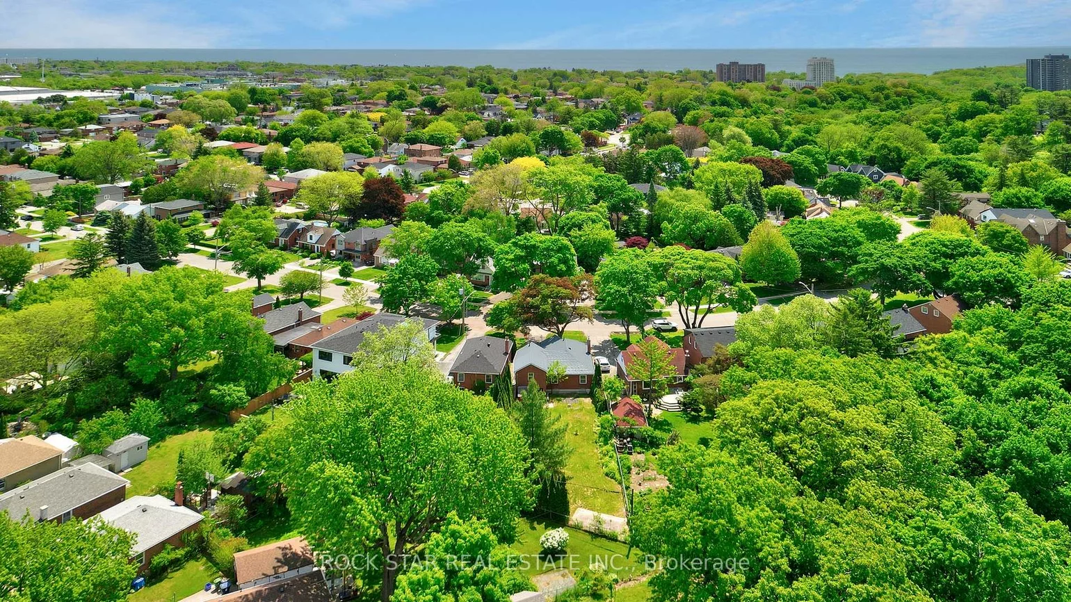 20, Westleigh, Alderwood, Toronto