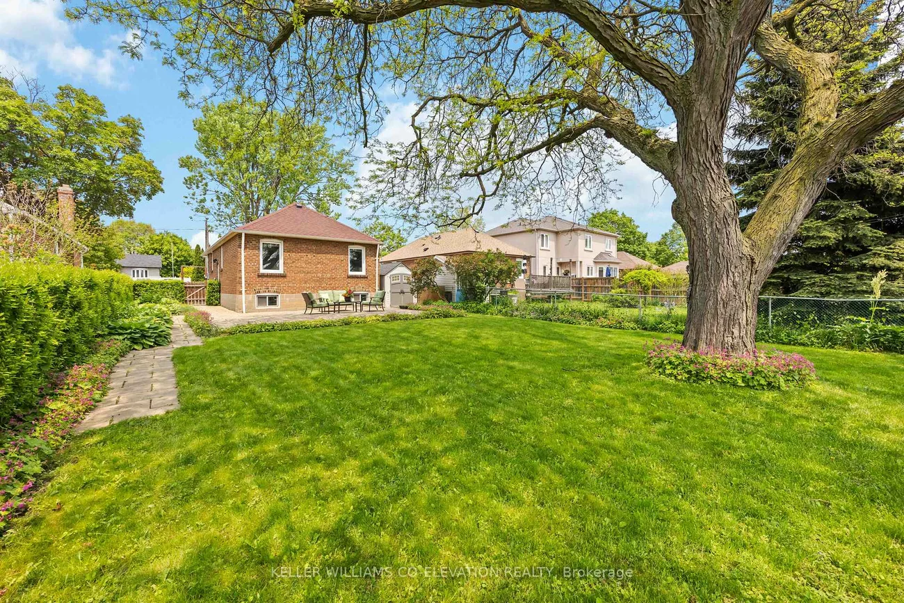 383, Rimilton, Alderwood, Toronto