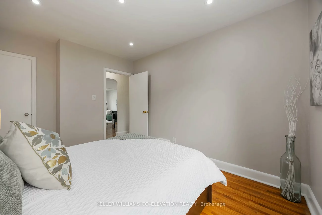 383, Rimilton, Alderwood, Toronto