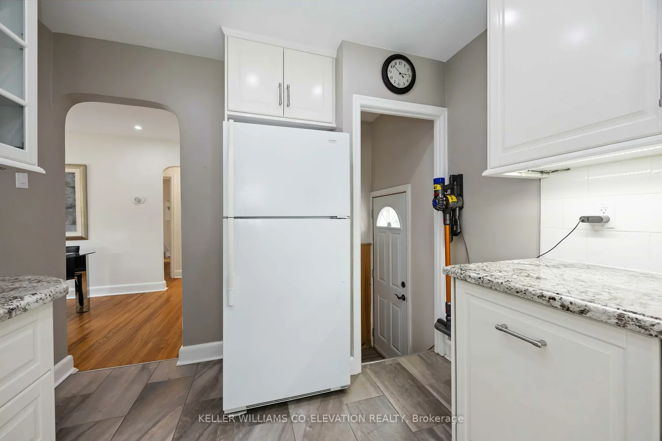 383, Rimilton, Alderwood, Toronto