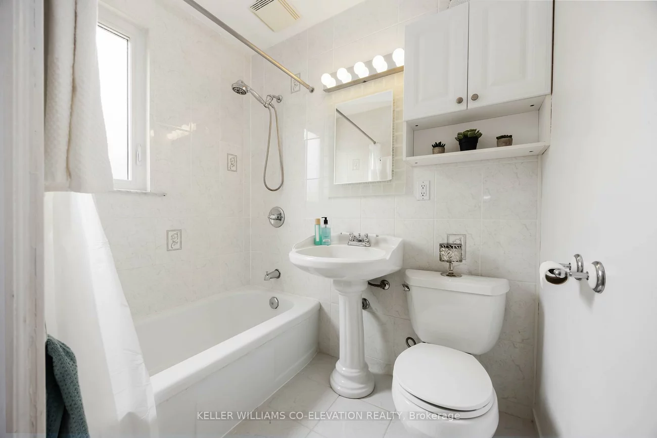 383, Rimilton, Alderwood, Toronto