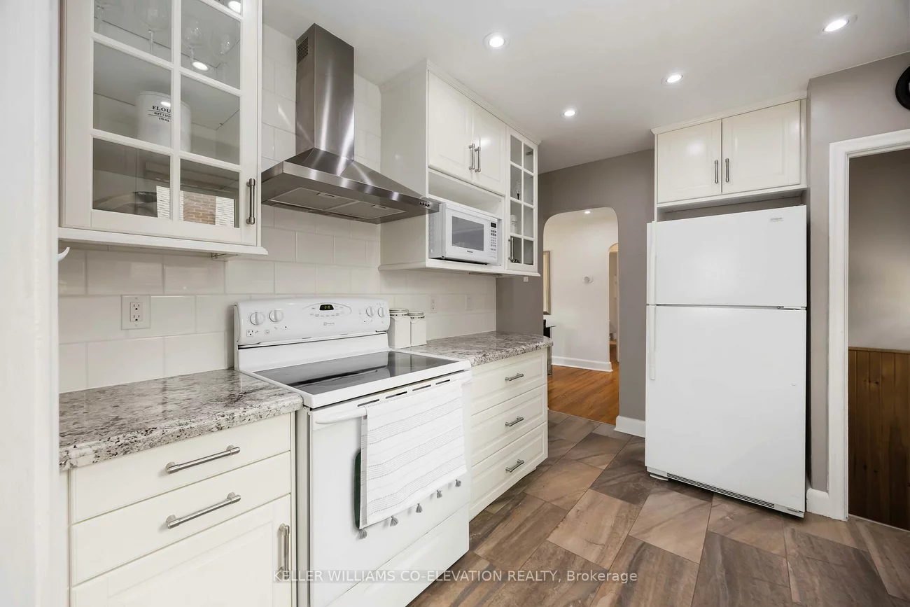 383, Rimilton, Alderwood, Toronto