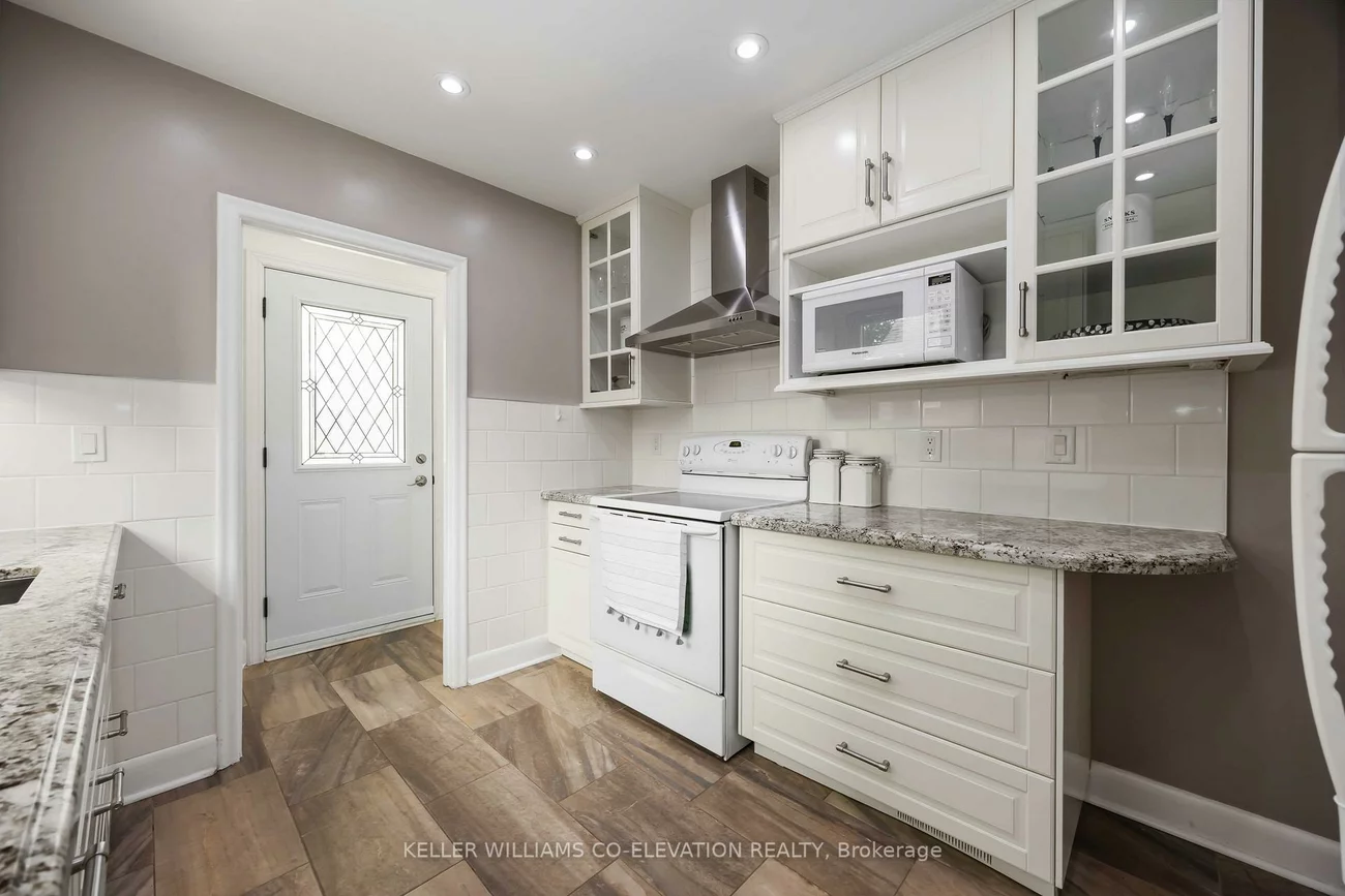 383, Rimilton, Alderwood, Toronto