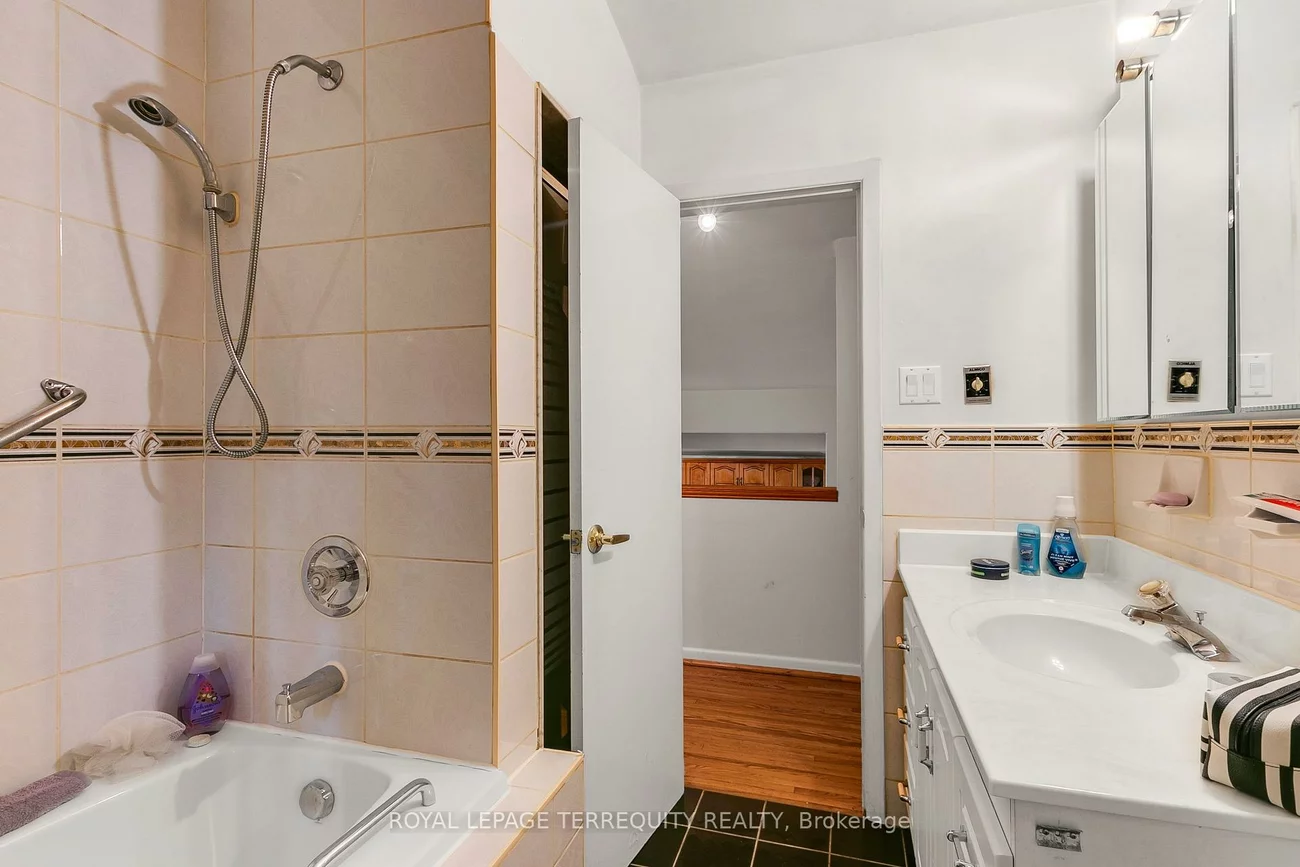 142, Verobeach, Humbermede, Toronto
