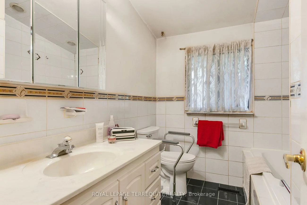 142, Verobeach, Humbermede, Toronto