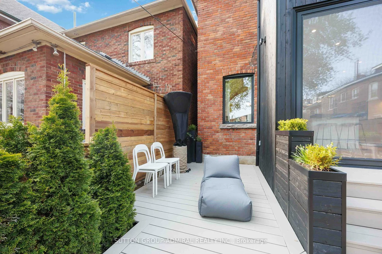 427, Annette, High Park North, Toronto