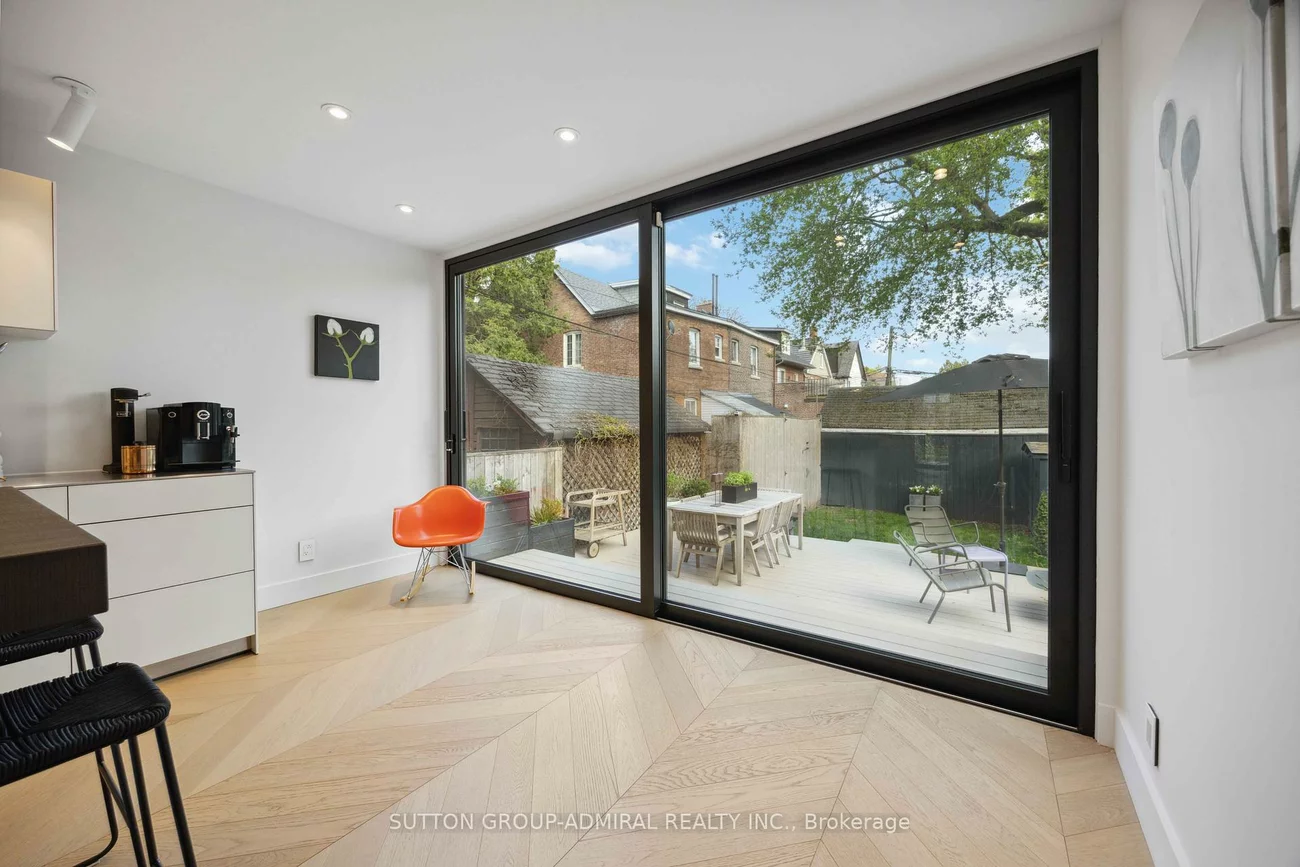 427, Annette, High Park North, Toronto