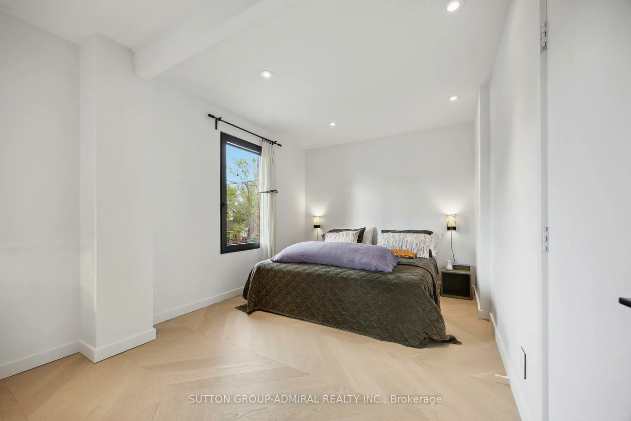 427, Annette, High Park North, Toronto