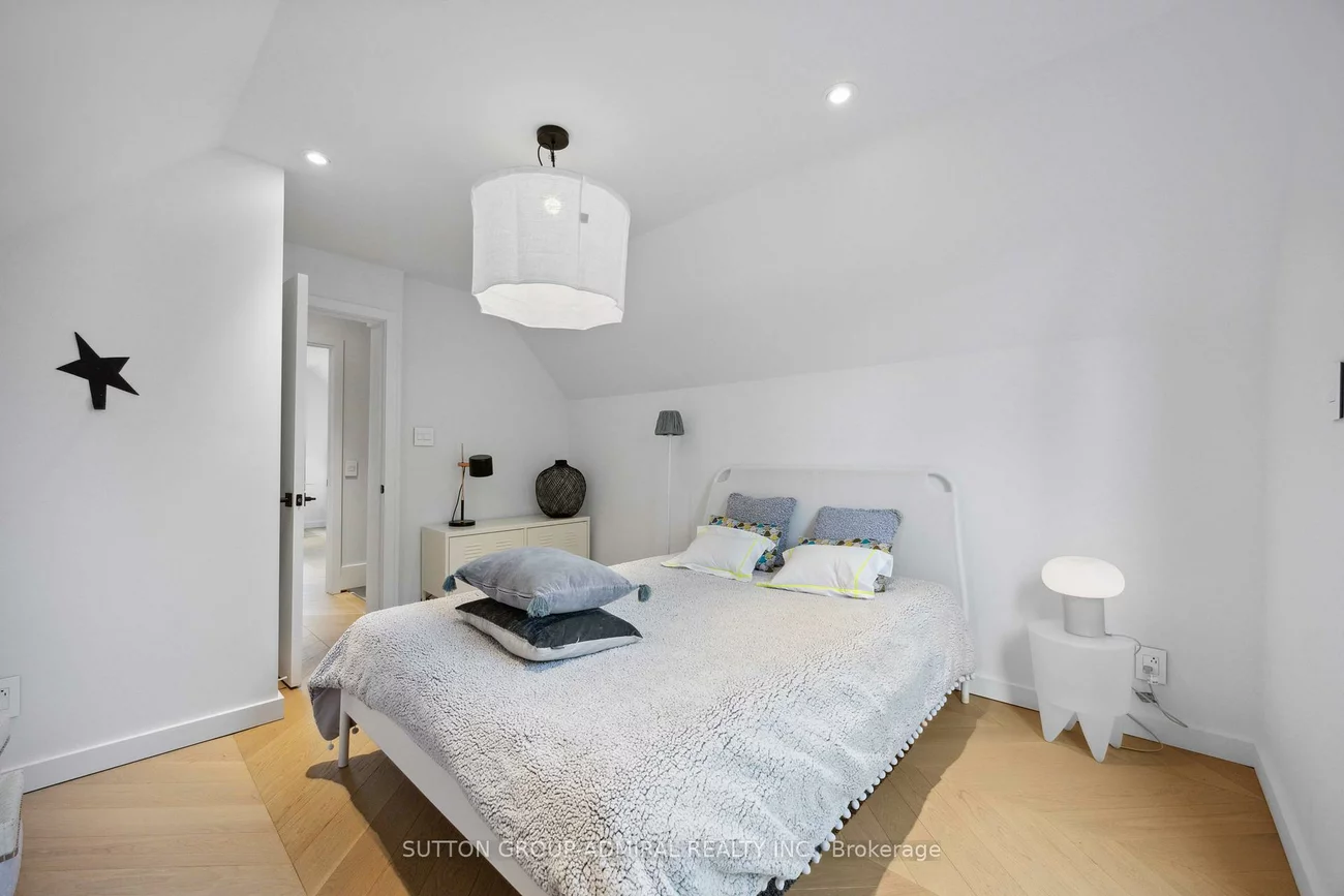 427, Annette, High Park North, Toronto
