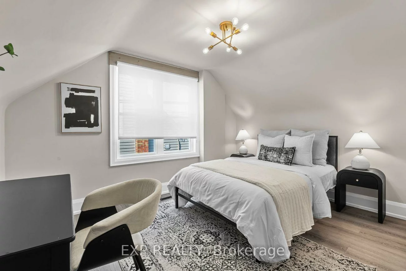 75, Alder, Long Branch, Toronto
