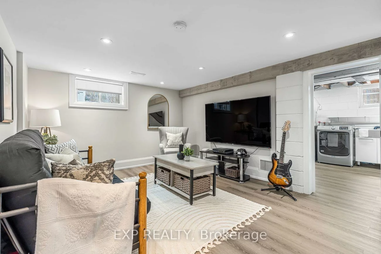 75, Alder, Long Branch, Toronto