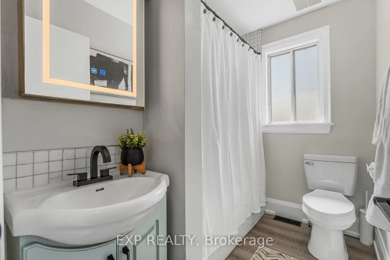 75, Alder, Long Branch, Toronto