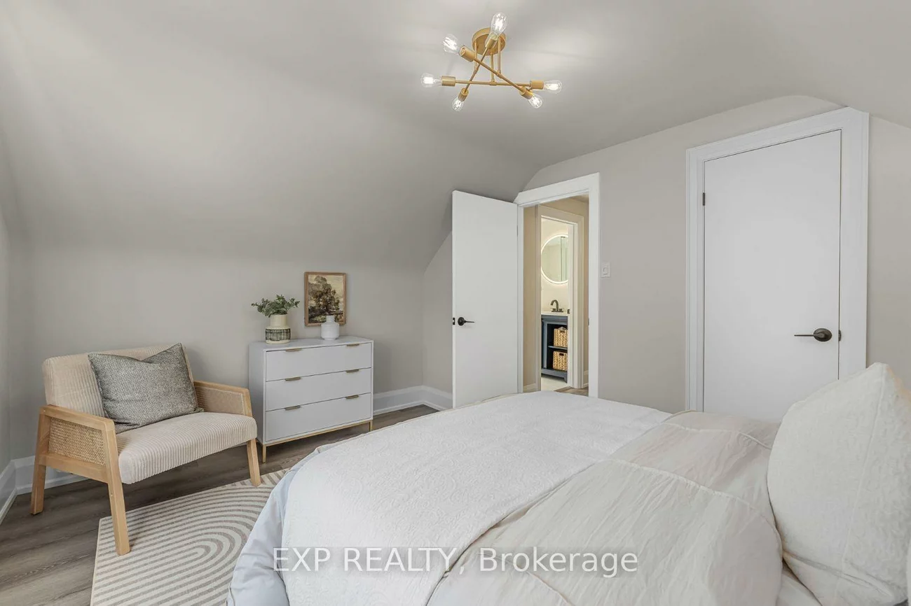 75, Alder, Long Branch, Toronto