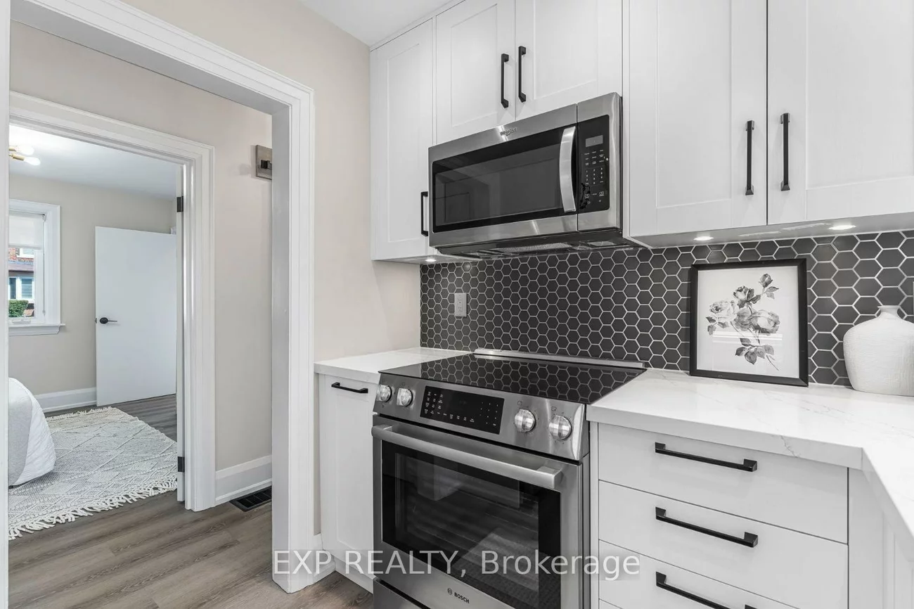 75, Alder, Long Branch, Toronto