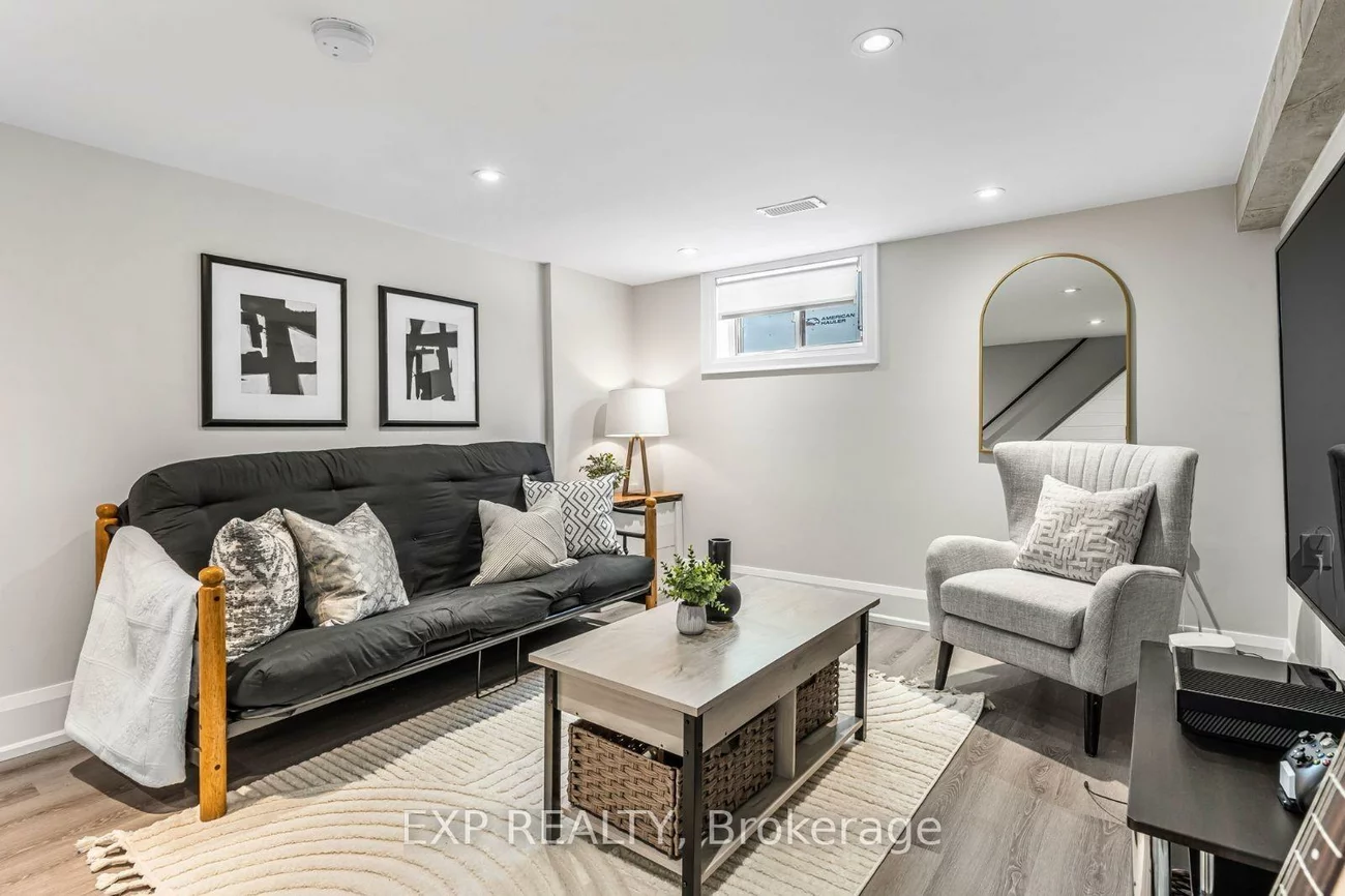 75, Alder, Long Branch, Toronto