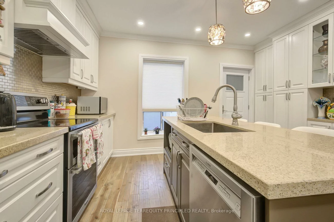 106, Laughton, Weston-Pellam Park, Toronto