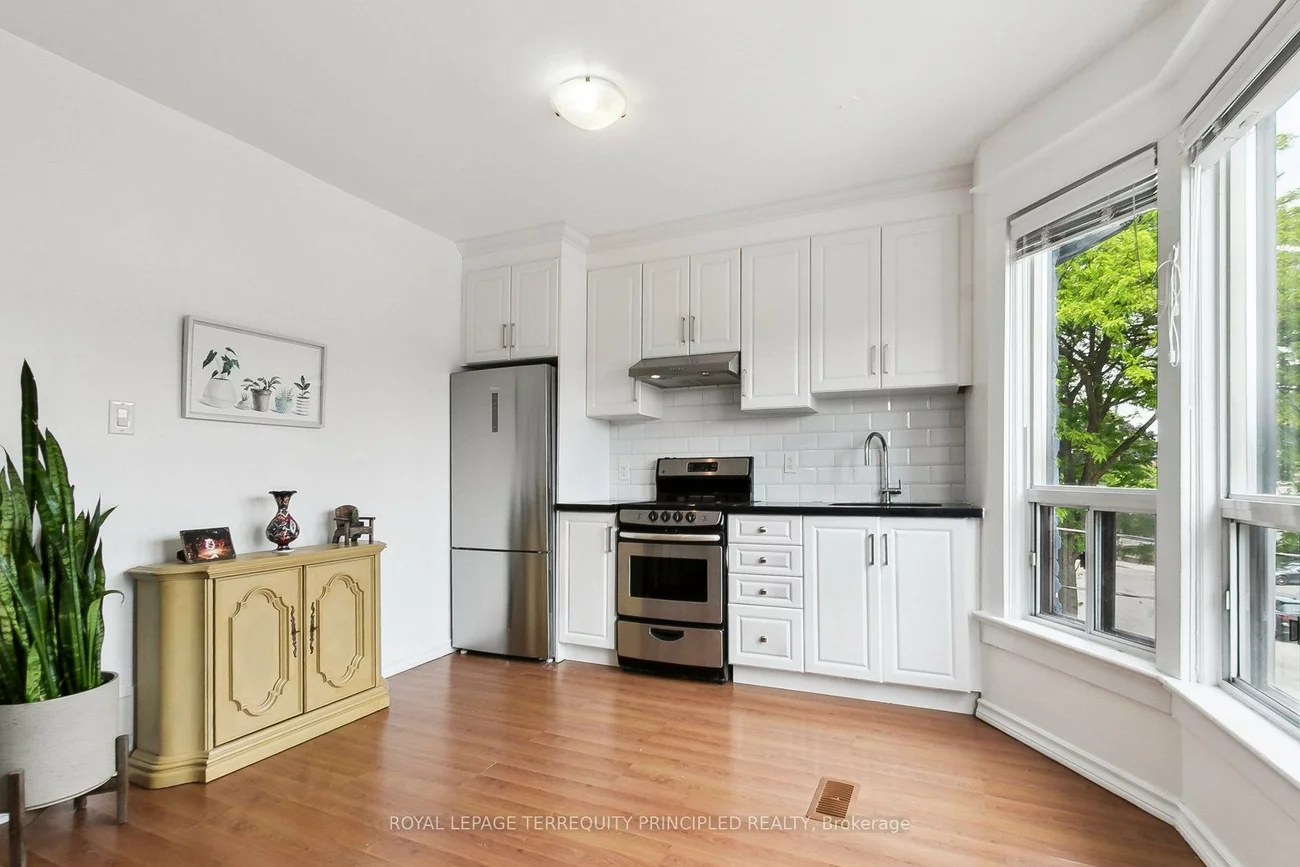 106, Laughton, Weston-Pellam Park, Toronto