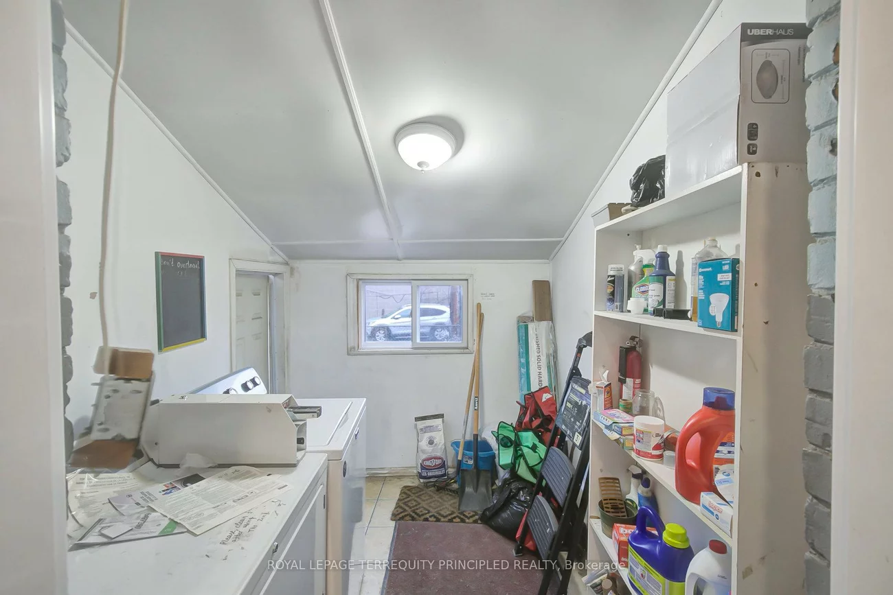 106, Laughton, Weston-Pellam Park, Toronto