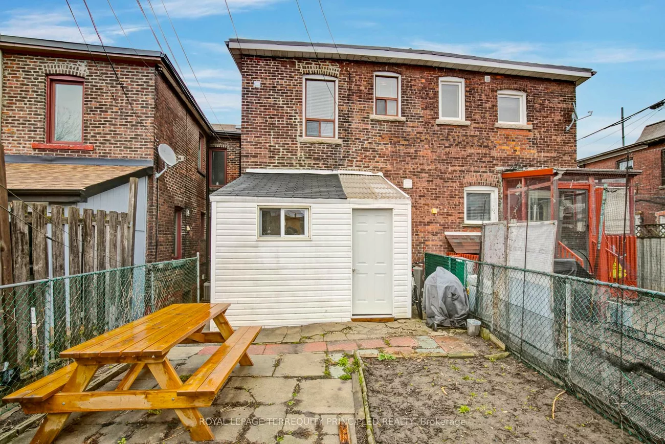 106, Laughton, Weston-Pellam Park, Toronto