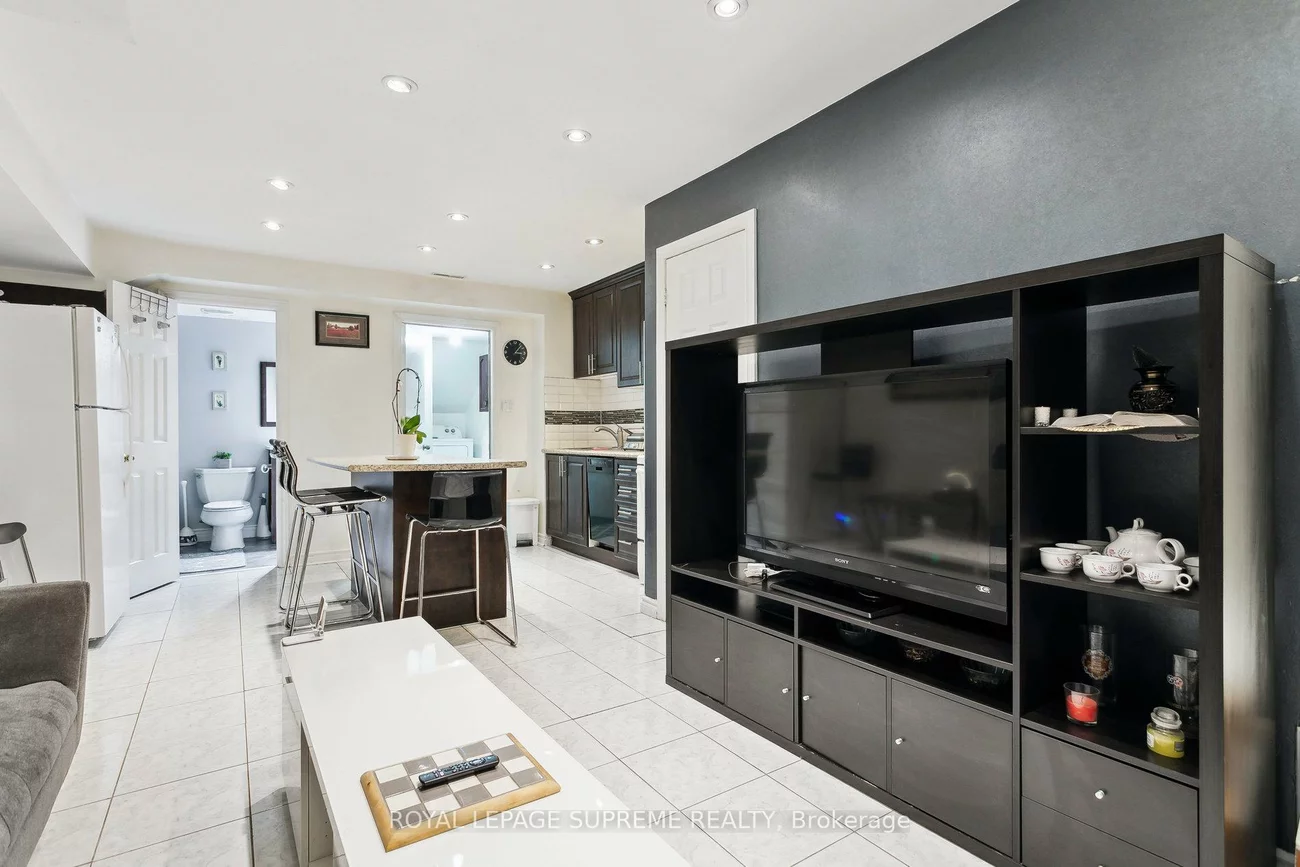 26, Guestville, Rockcliffe-Smythe, Toronto