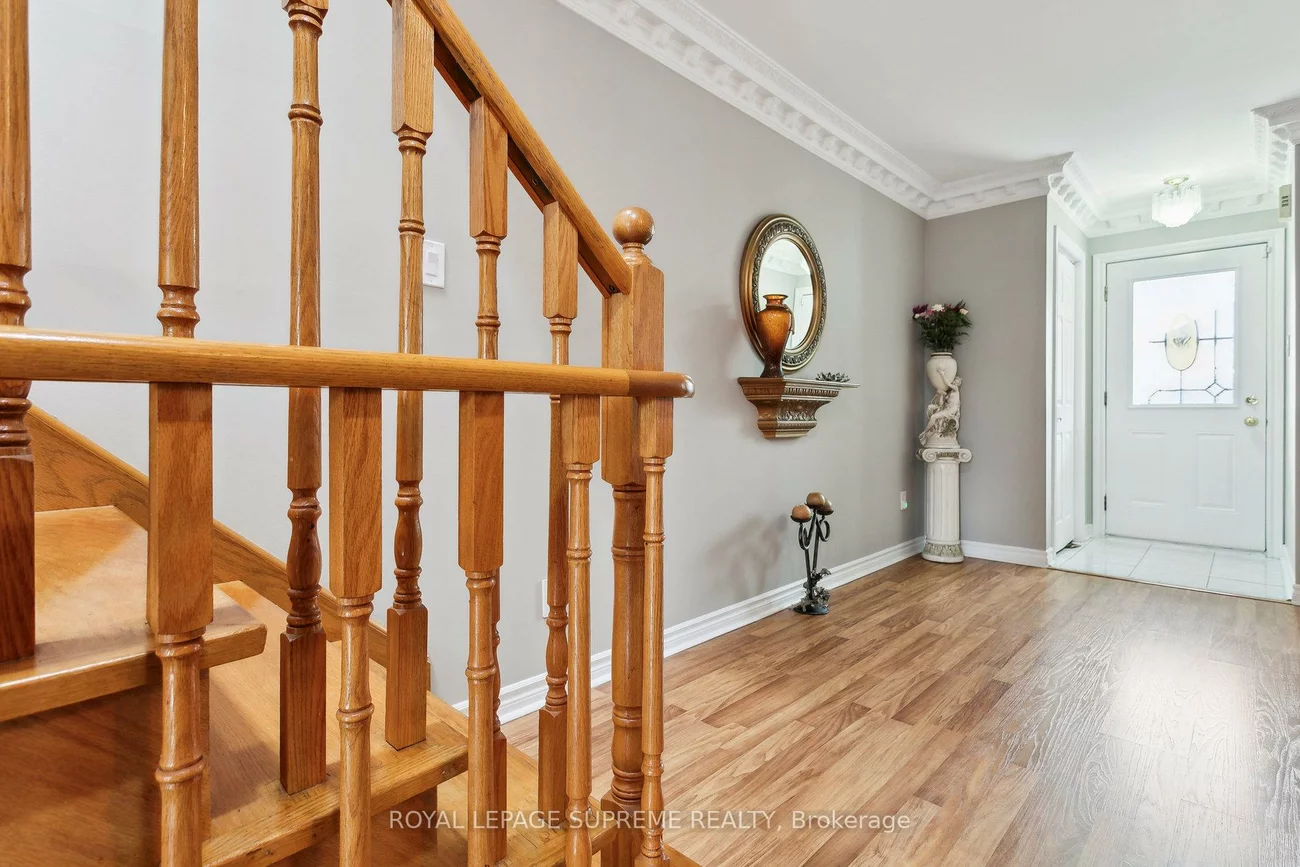 26, Guestville, Rockcliffe-Smythe, Toronto