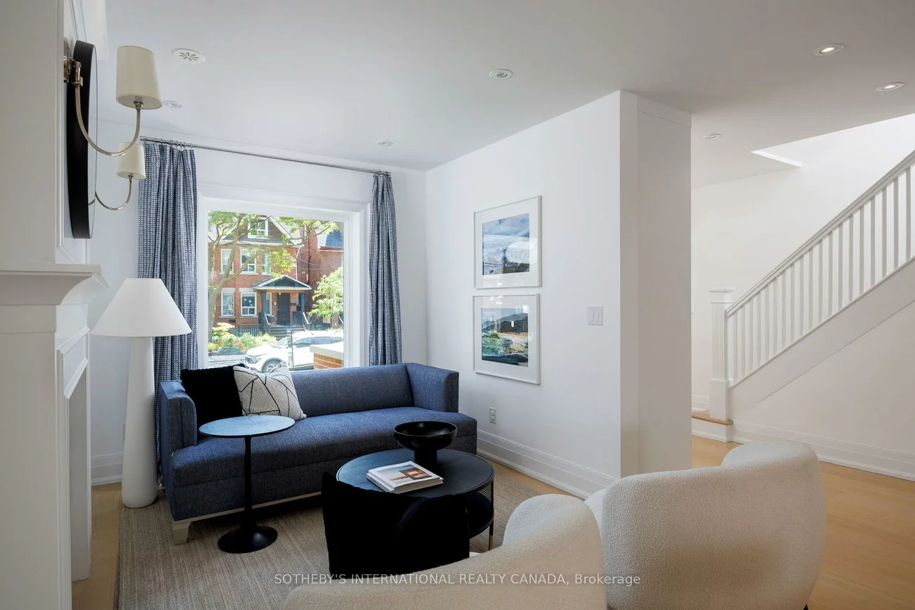 12, Hewitt, High Park-Swansea, Toronto