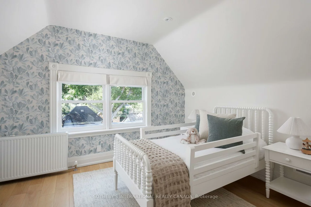 12, Hewitt, High Park-Swansea, Toronto