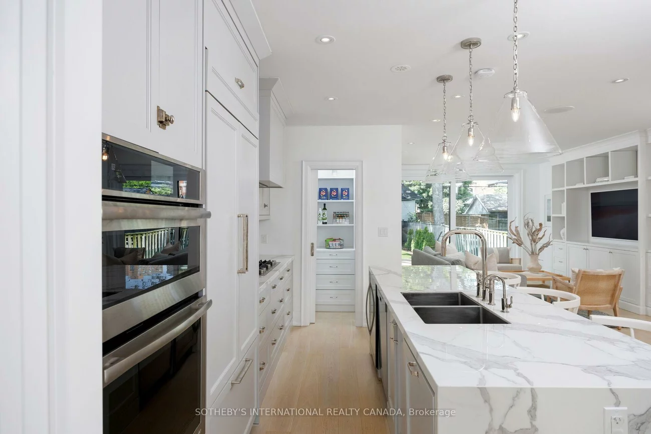 12, Hewitt, High Park-Swansea, Toronto