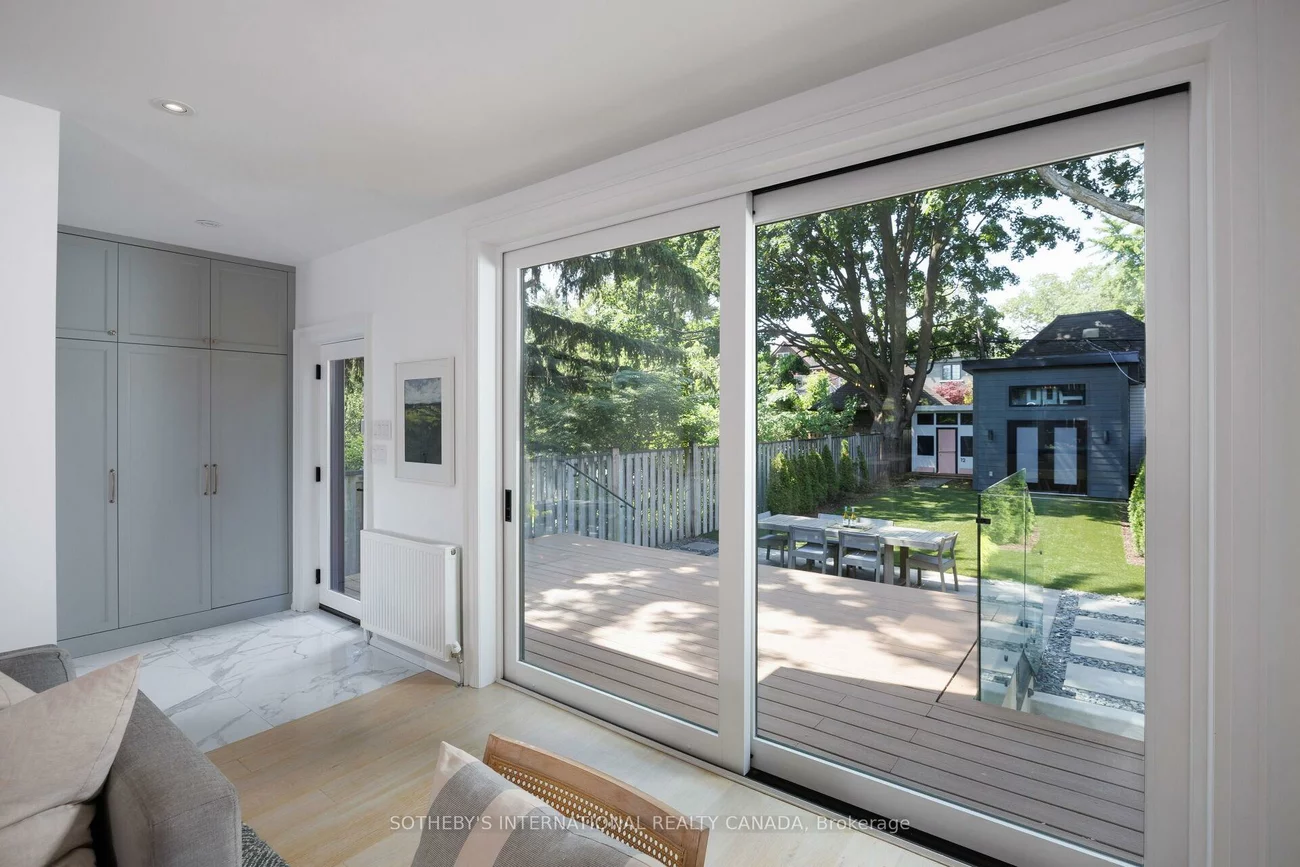 12, Hewitt, High Park-Swansea, Toronto