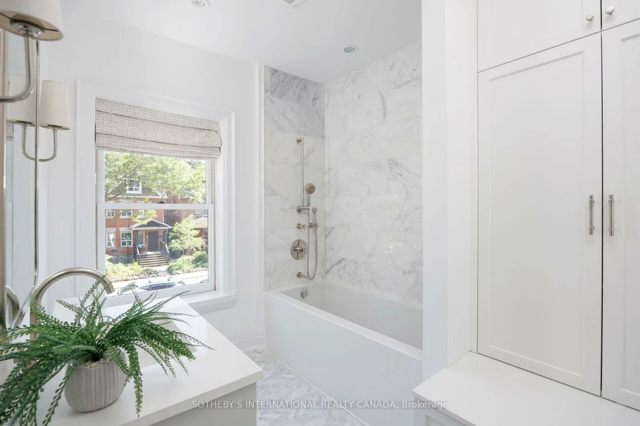 12, Hewitt, High Park-Swansea, Toronto
