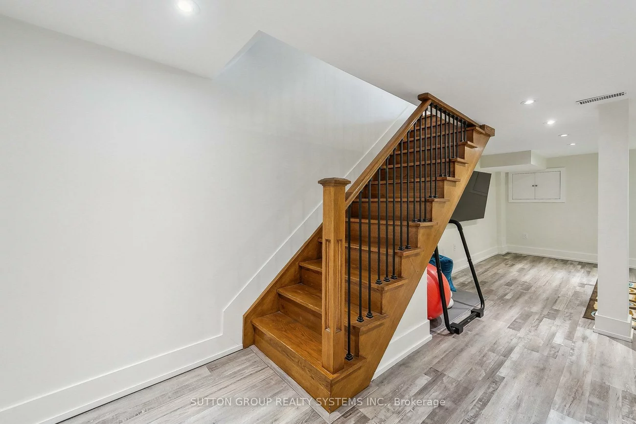 59, Vernon, Junction Area, Toronto