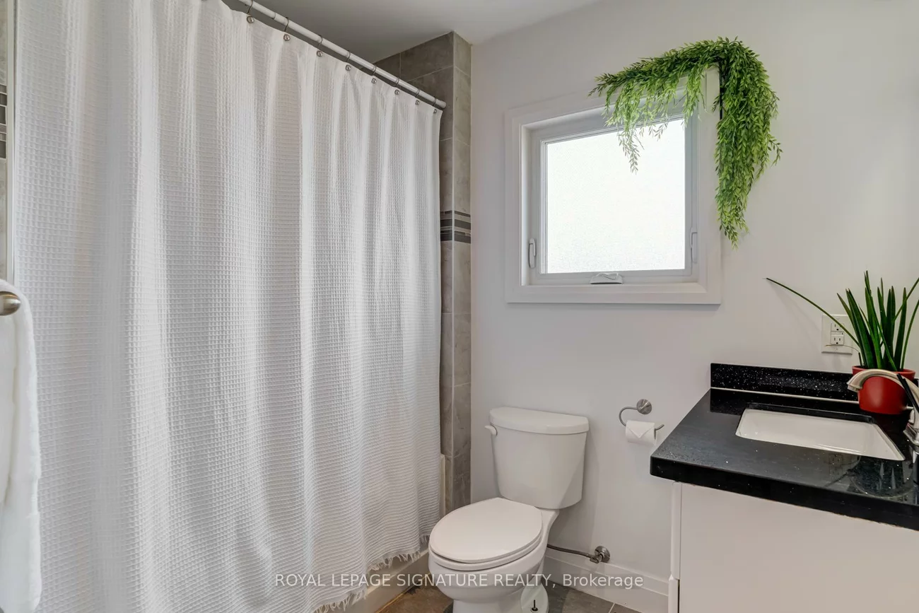 1, Chiswick, Brookhaven-Amesbury, Toronto