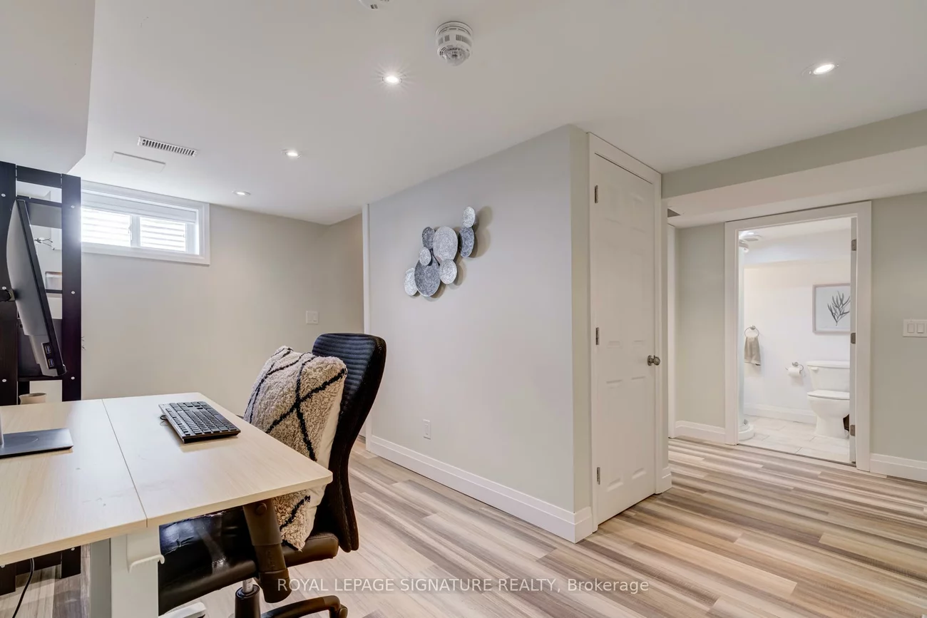 1, Chiswick, Brookhaven-Amesbury, Toronto
